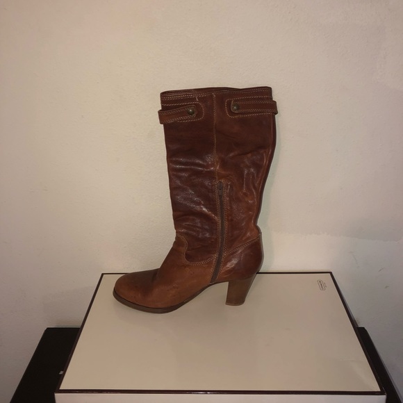 Authentic Coach Maxine Whiskey color boots, - Picture 3 of 3